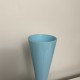 Vase vintage en opaline bleue de style scandinave