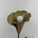 Lampe en bronze patiné décor de fleurs d'arum
