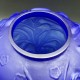 Vase de style art déco en verre bleu dépoli