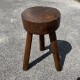 Tabouret en bois rustique brutaliste