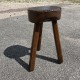 Tabouret en bois rustique brutaliste