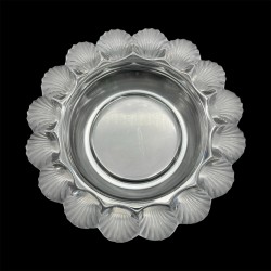 Cendrier vide poche a décor de coquille Lalique France