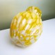 Vase en verre soufflé jaune moucheté