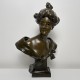 Buste de Parisienne en bronze - Sculpture de Georges Van Der Straeten