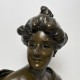 Buste de Parisienne en bronze - Sculpture de Georges Van Der Straeten