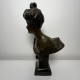 Buste de Parisienne en bronze - Sculpture de Georges Van Der Straeten