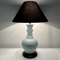 Pied de lampe style asiatique en porcelain céladon sans abat jour.