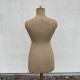 Mannequin ancien en tissu et pied bois