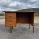 Bureau vintage en bois plaqué style scandinave