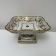 Coupe sur pied porcelaine blanche décor doré peint main Le Tallec Paris 1963