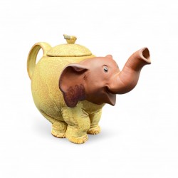 Theiere en céramique japonaise de marque IBuki figurant un éléphant