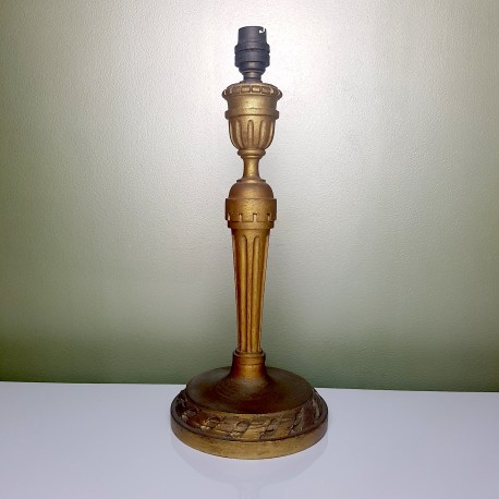 Pied lampe ancien en bois sculpté doré