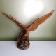 Imposante sculpture en bois Aigle en chasse