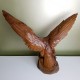 Imposante sculpture en bois Aigle en chasse