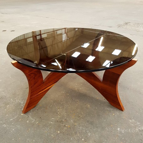 Table basse Hugues Poignant pietement plaquage de bois et plateau verre fumé