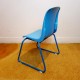 Chaise enfant vintage empilable assise plastique bleu