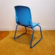 Chaise enfant vintage empilable assise plastique bleu