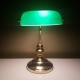 Lampe style banquier en laiton et opaline verte