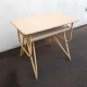 Bureau d'enfant en rotin