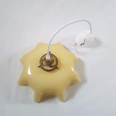 Suspension lustre abat jour opaline jaune orangé montage ancien a griffe