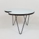 Table basse tripode  Formica bleu forme palette