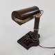 Lampe de bureau style banquier en bakelite marron Altas Appliance Brooklin