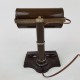 Lampe de bureau style banquier en bakelite marron Altas Appliance Brooklin