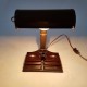 Lampe de bureau style banquier en bakelite marron Altas Appliance Brooklin