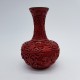 Petit vase en laque rouge sculptée Chine Cinnabar 12,5 cms