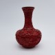 Petit vase en laque rouge sculptée Chine Cinnabar 12,5 cms