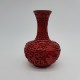 Petit vase en laque rouge sculptée Chine Cinnabar 12,5 cms