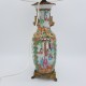 Lampe chinoise en porcelaine de Chine Canton socle en bronze doré XIXe Vase