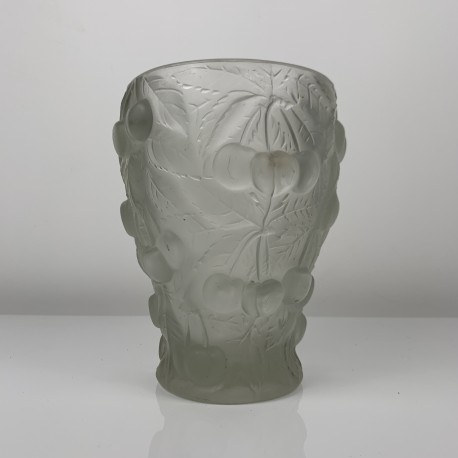 Vase en verre moulé pressé depoli décor cerise Josef Inwald Barolac