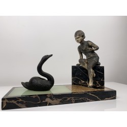 Sculpture Sujet en régule Uriano Ugo Cipriani Enfant et le cygne