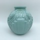 Vase boule Art Deco opaline milk glass vert décor pomme de pin